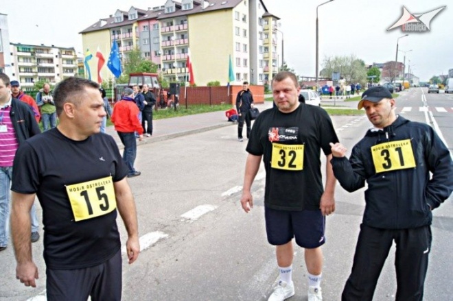 XVI Międzynarodowy Półmaraton Kurpiowski w Ostrołęce - PRZEDBIEGI (09.05.2010) - zdjęcie #31 - eOstroleka.pl